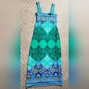 Beautiful women's polyester green patterned dress